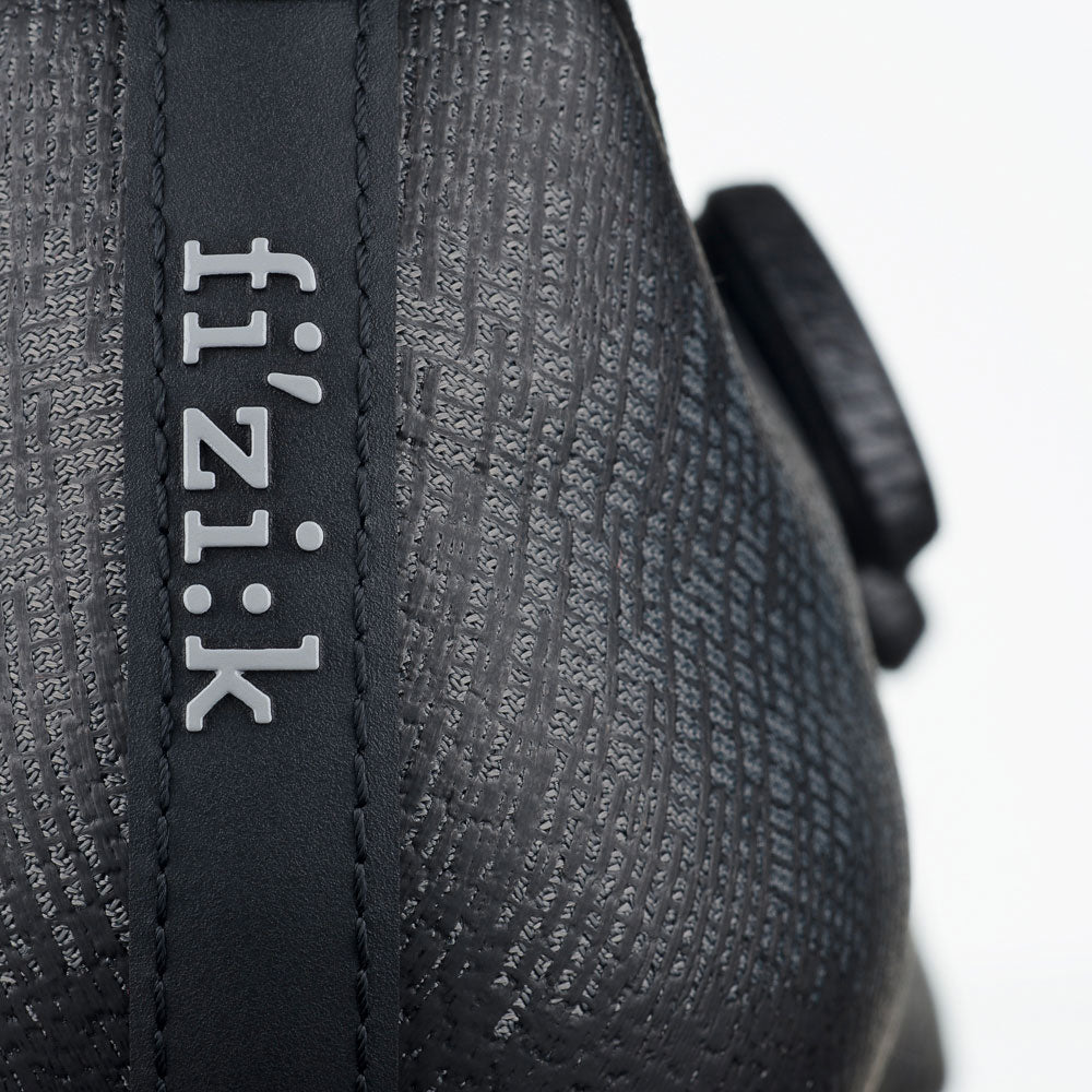 Fizik Vento Infinito Knit Carbon (Wide) - Black – The Cyclist Mess